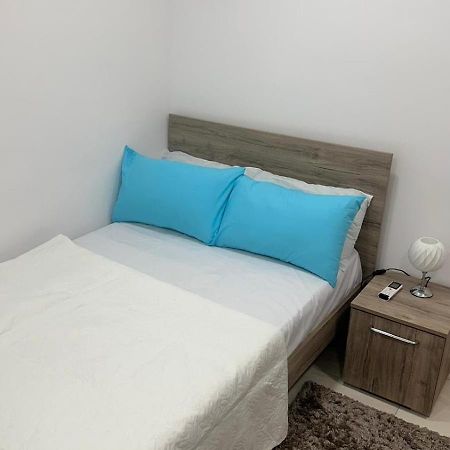 Your Elegant Home Away From Home Shared Apartment Only With Host Zebbug  Экстерьер фото